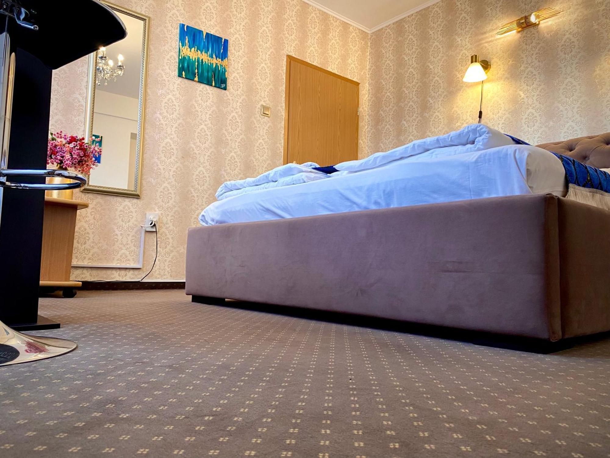 Casa Topazz Тыргу-Жиу Экстерьер фото
